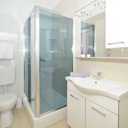 Apartman Mira *