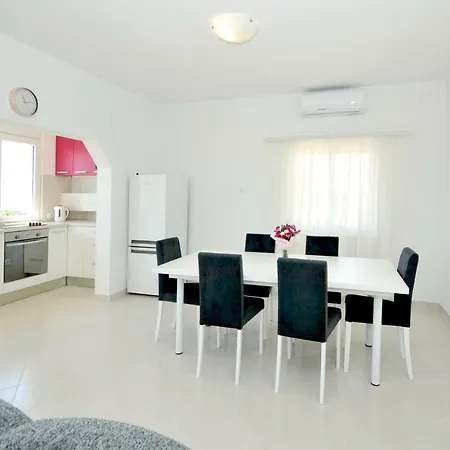 Apartman Mira