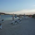 Mira *